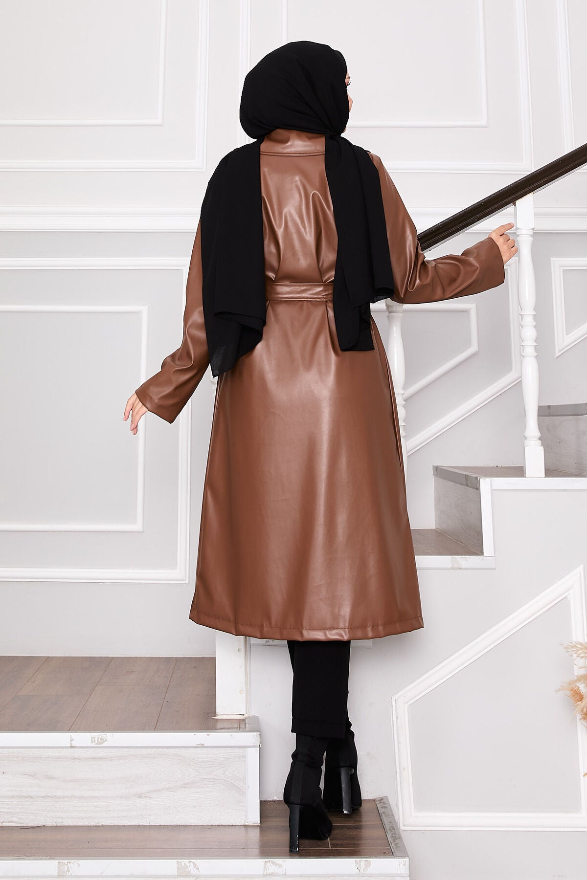 Seyyar Kuşaklı Deri Kap taba