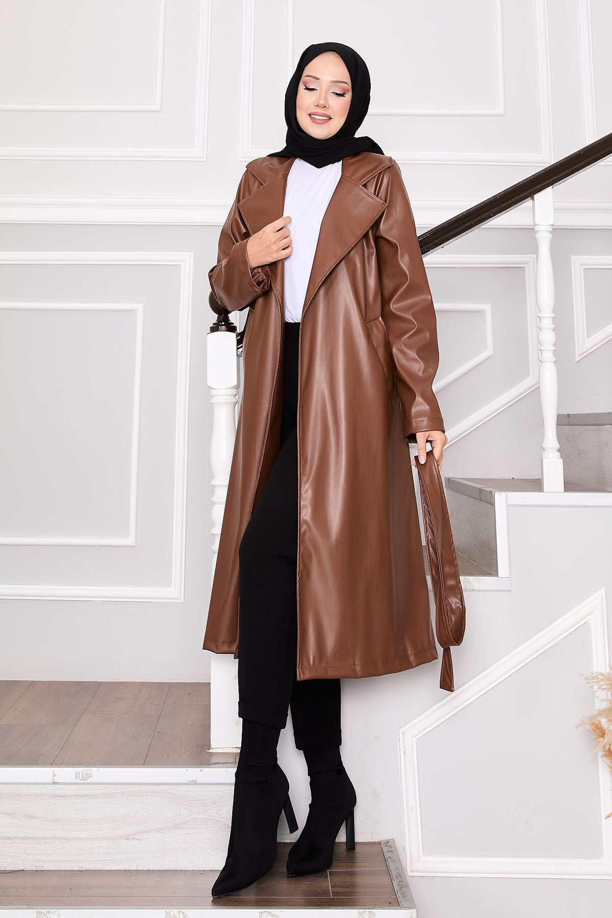 Seyyar Kuşaklı Deri Kap taba