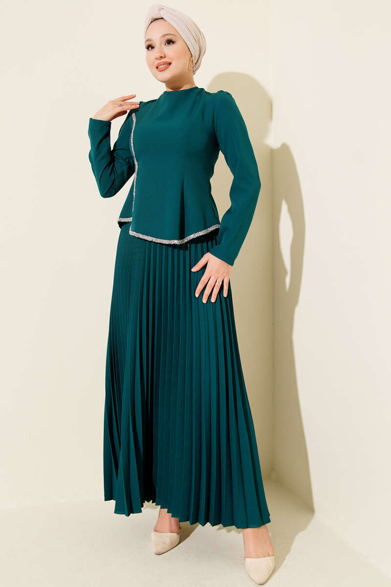 Zweiteiliges Set mit Stein-Details und Falten in Smaragdgrün