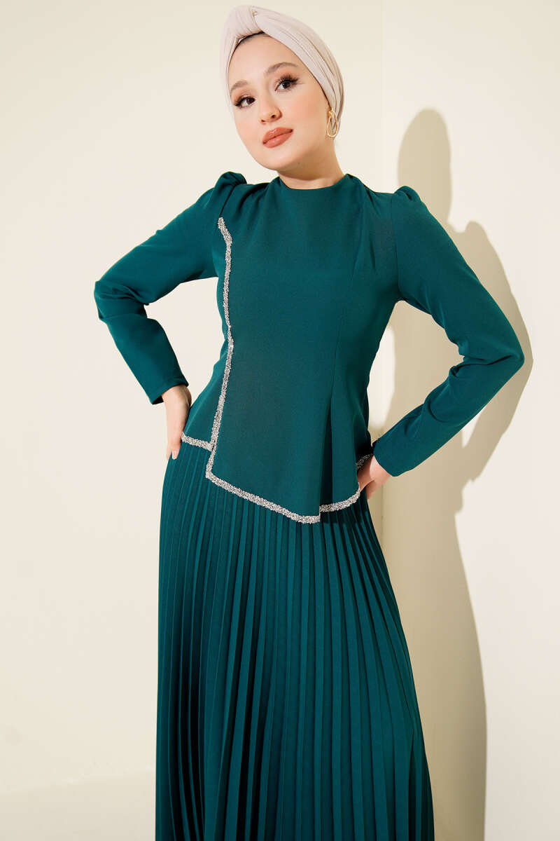 Zweiteiliges Set mit Stein-Details und Falten in Smaragdgrün