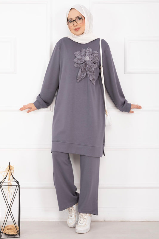 Taş İşlemeli Kabartma Çiçekli Tesettür Takım gri