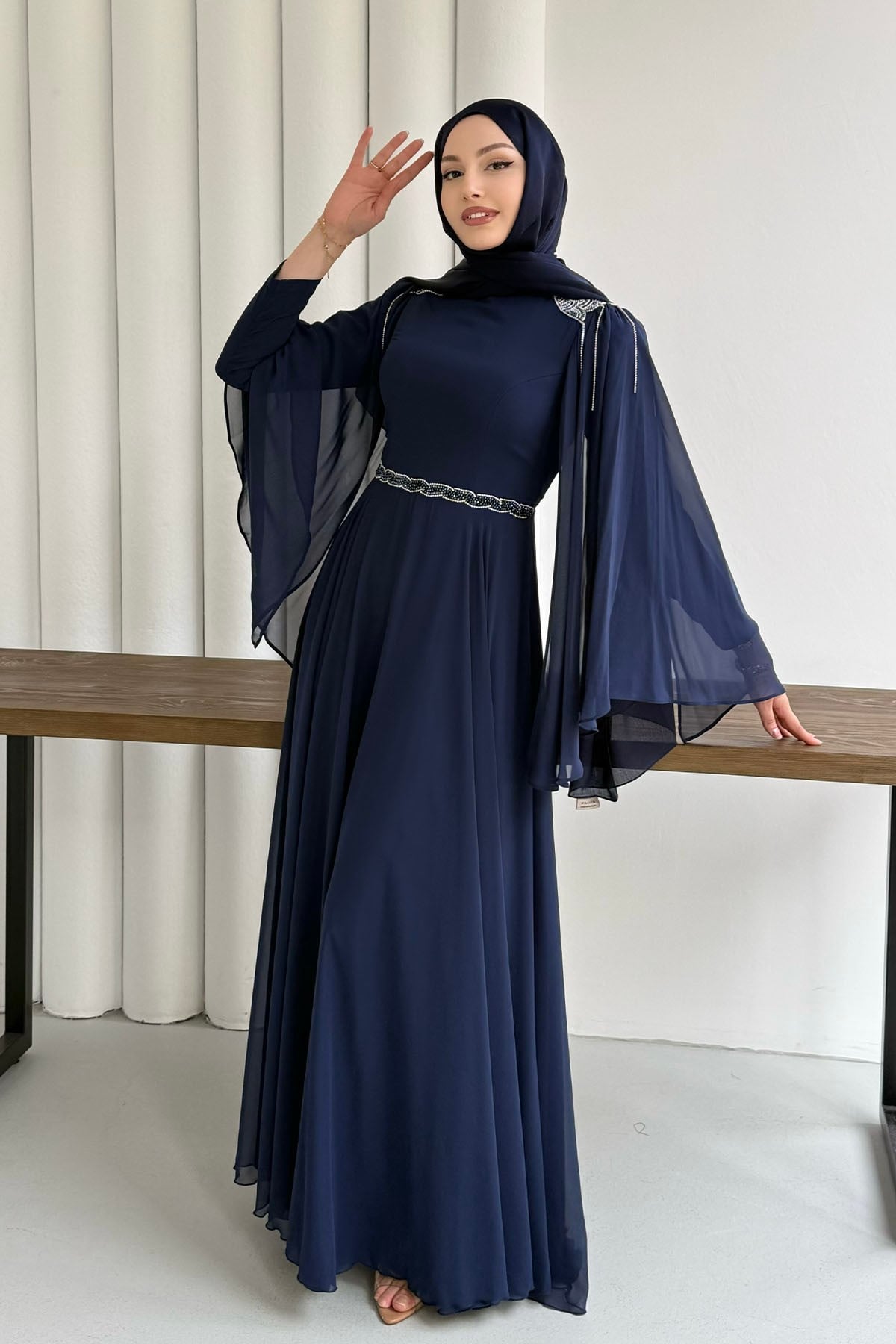 Lüks Taş İşlemeli Pelerin Kollu Tesettür Abiye lacivert