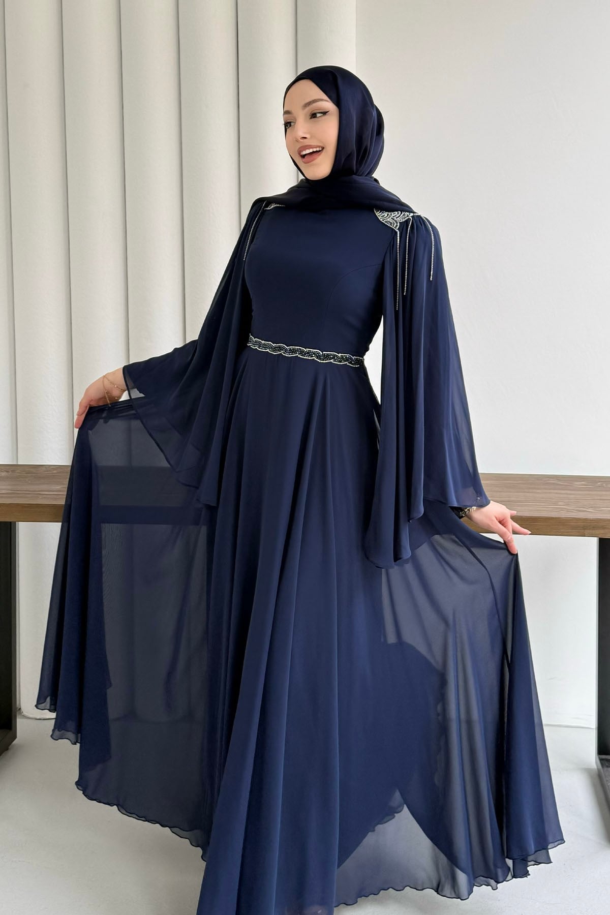 Lüks Taş İşlemeli Pelerin Kollu Tesettür Abiye lacivert