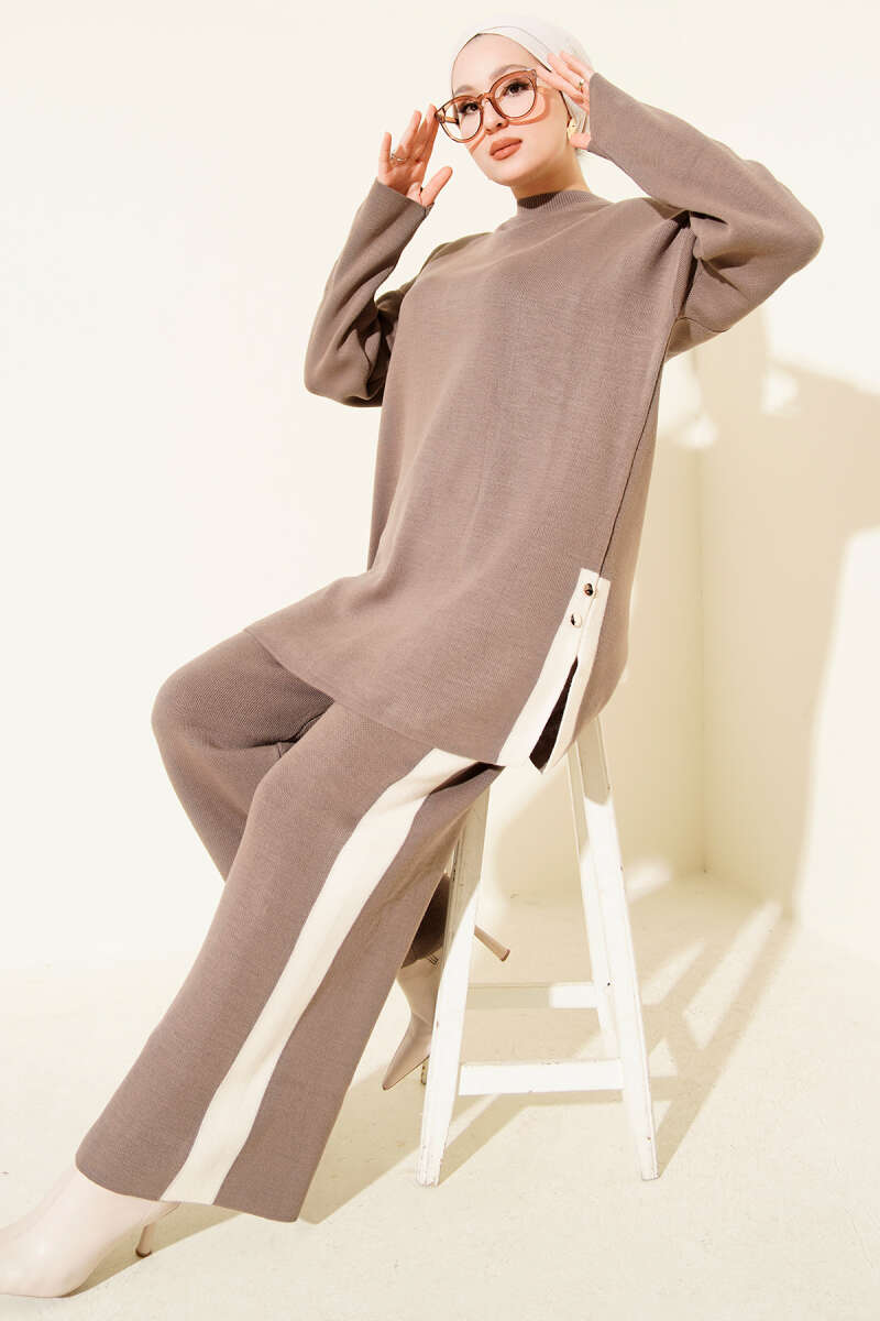 Şerit Detaylı Triko İkili Takım vizon