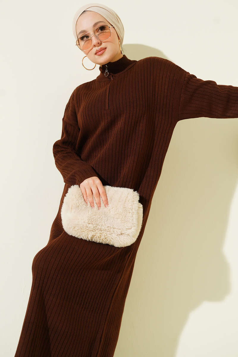 Yarım Fermuarlı Dik Fitilli Triko Elbise Kahverengi