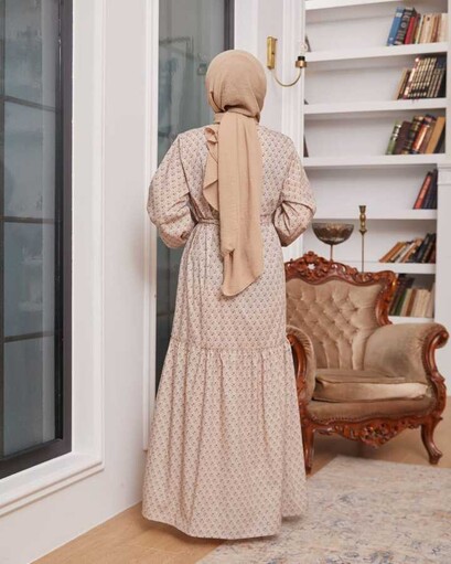 Etek Ucu Fırfırlı Desenli Elbise Taba - Thumbnail