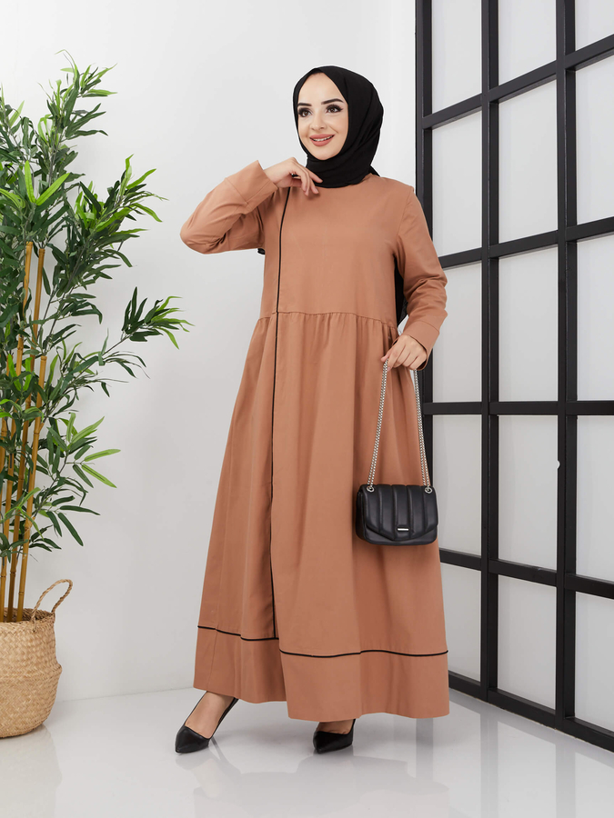 Hijab-Kleid mit schäbigen Streifen und Details - Braun