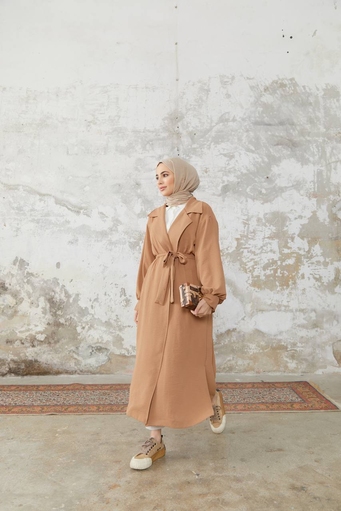 Lange Hijab-Jacke mit Gürtel – Creme - Thumbnail