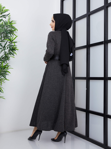 Langes Hijab-Kleid mit Gürtel - Anthrazit - Thumbnail