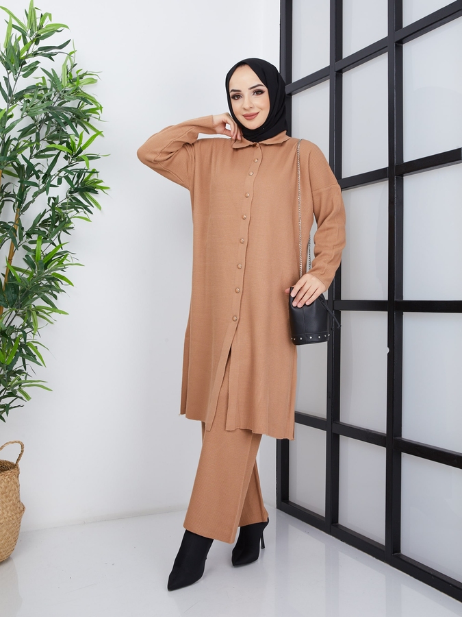 Langes Hijab-Kleid mit Rüschensaum - Hellbraun