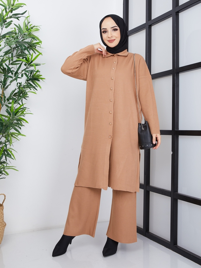 Langes Hijab-Kleid mit Rüschensaum - Hellbraun