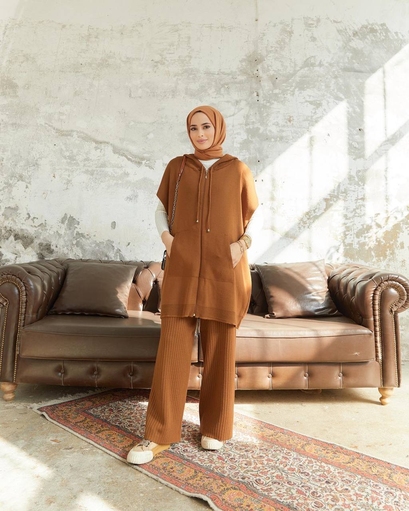 Long Hijab 2 Piece Knitwear Set - camel - Thumbnail